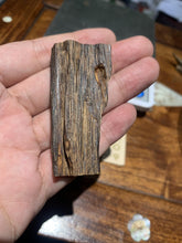 Load image into Gallery viewer, Old west Malaysian agarwood for collection - uthaiagarwood