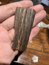 Load image into Gallery viewer, Old west Malaysian agarwood for collection - uthaiagarwood