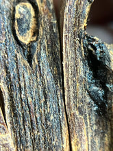 Load image into Gallery viewer, Natural oud from Filipino Lyete underwater