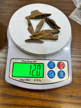 Load image into Gallery viewer, Natural oud from Filipino Lyete underwater