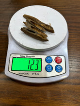 Load image into Gallery viewer, Natural oud from Filipino Lyete underwater