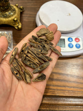 Load image into Gallery viewer, Natural oud from Filipino Lyete underwater