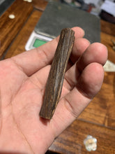 Load image into Gallery viewer, Old west Malaysian agarwood for collection - uthaiagarwood
