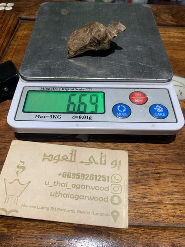 Old Cambodia agarwood for collection - uthaiagarwood