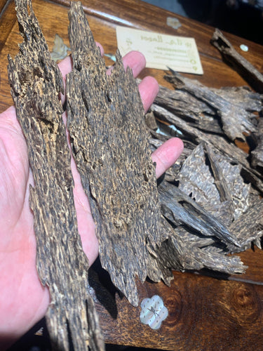 Vintage oud from Thailand Parchin harvested since the 1980s - uthaiagarwood