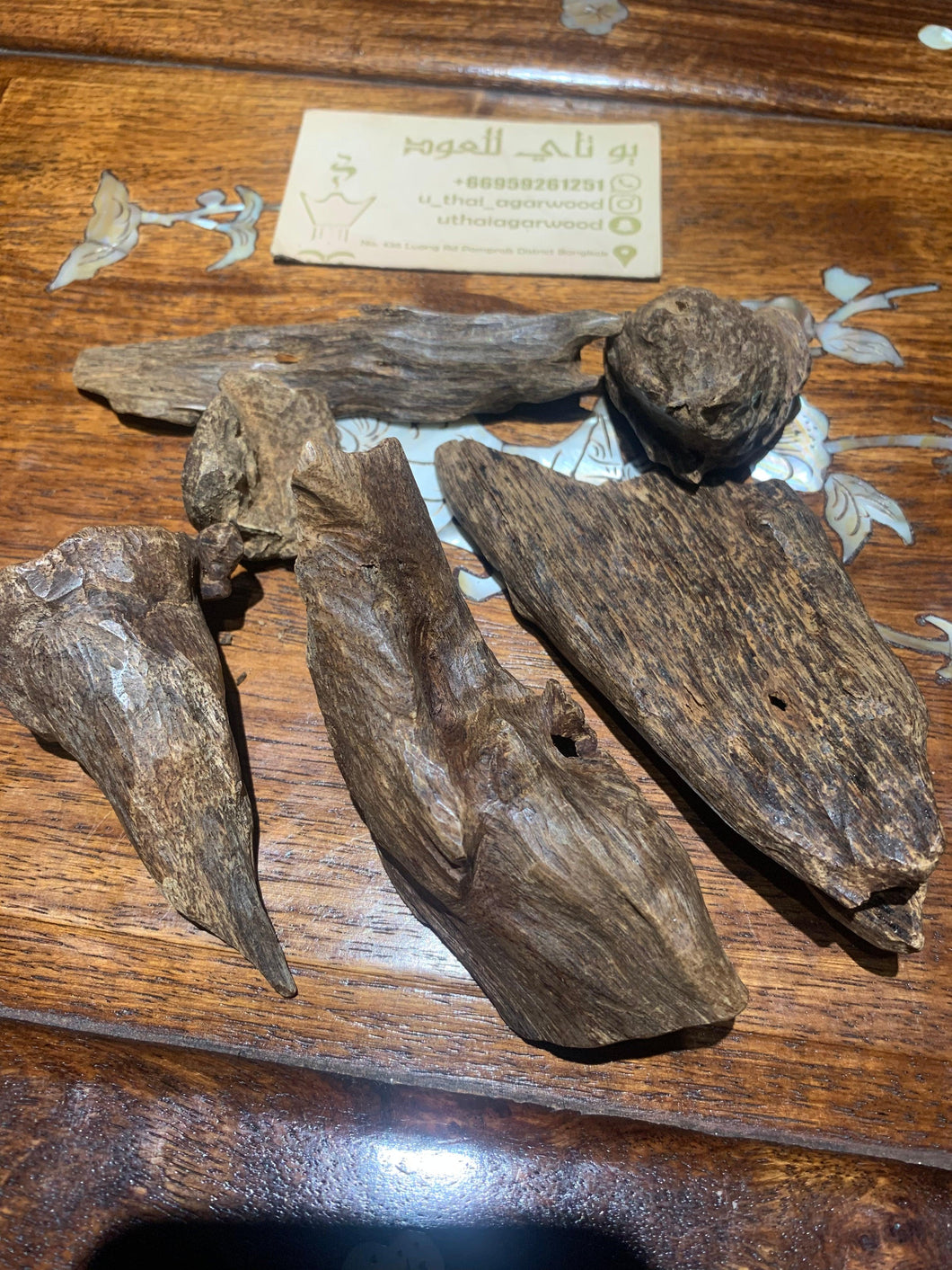 Vintage oud from Indonesia Kalimantan underwater - uthaiagarwood